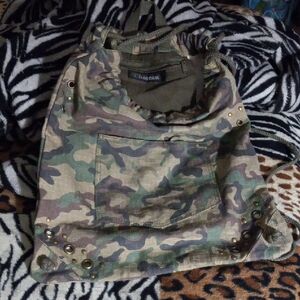 Chateau Camouflage Tote with Olive Accents Nwot